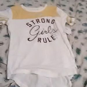 A short sleeve shirt